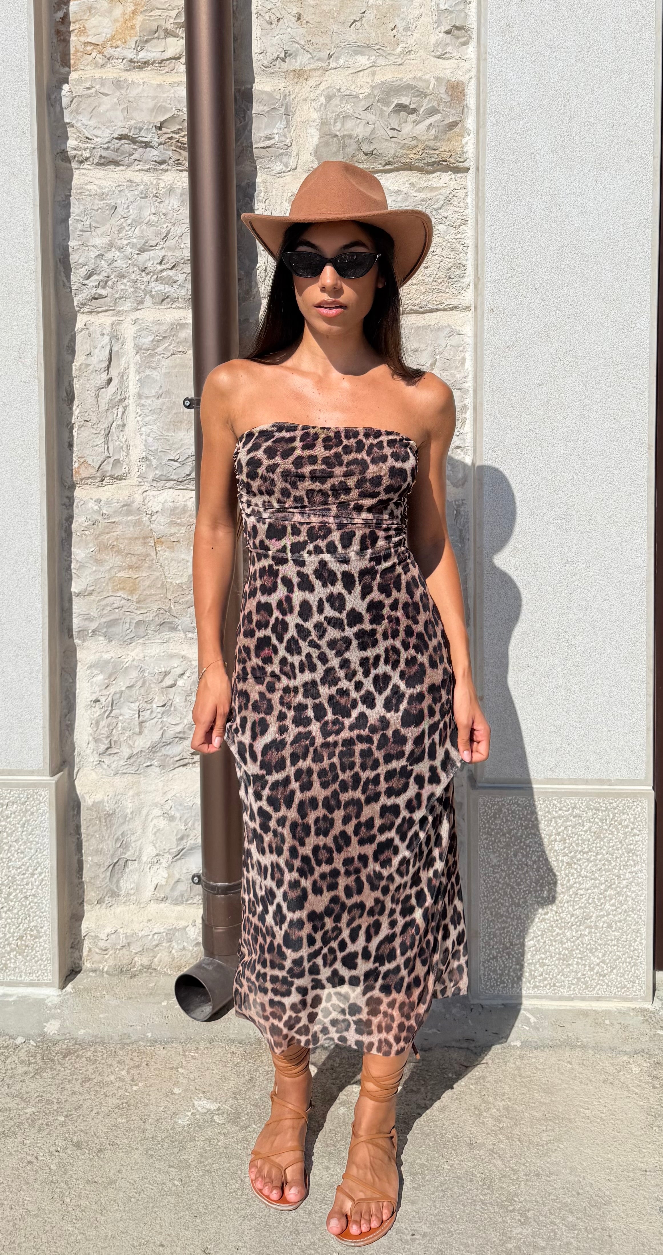 ABITO KENYA - LEOPARDATO